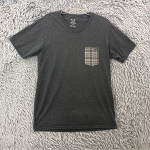 Oakley Tshirt Mens Large Regular Fit Vneck Checkered Spellout Gray Shirt